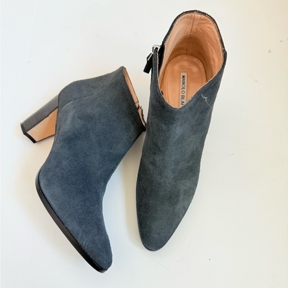 Manolo Blahnik Grey Suede Leather Brusta block heel ankle booties EU 39